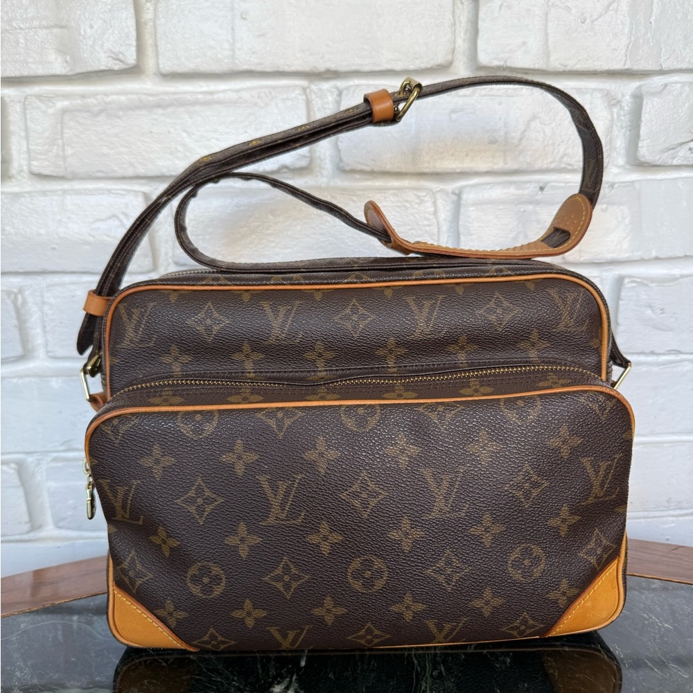 Louis Vuitton Brown Monogram Nil 28 Messenger Bag with Gold Hardware